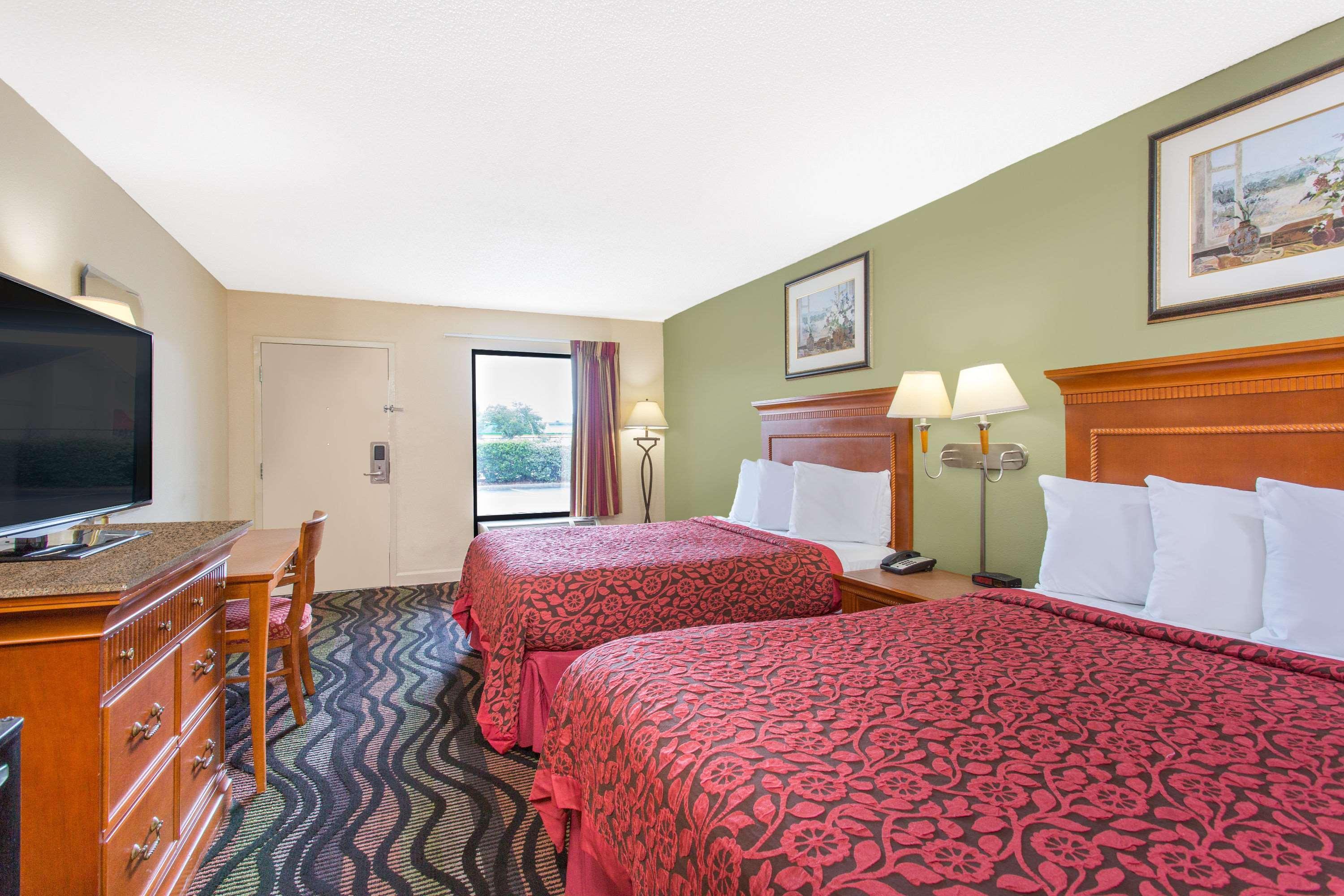 Days Inn By Wyndham Florence/I-95 North Екстер'єр фото